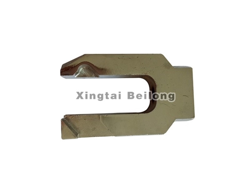 Fuel injector hanger